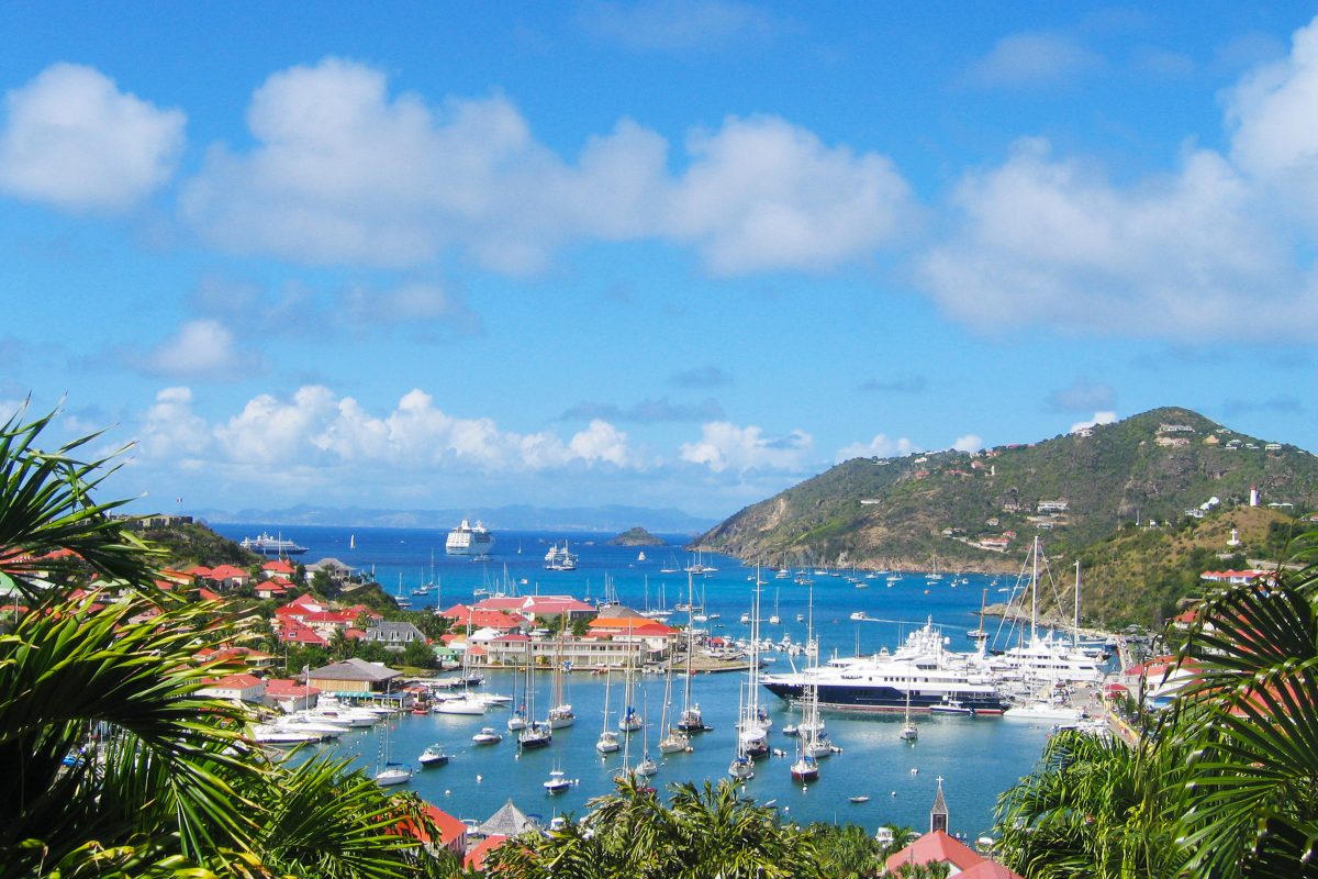 Charter a Private Jet to the Island of St. Barts